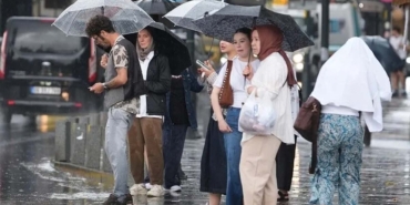 Yurt Genelinde Hava Sıcaklıkları Düşüyor: Kuvvetli Yağış ve Rüzgar Uyarısı Yapıldı