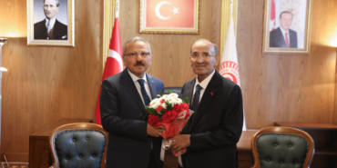 TBMM Başkanvekilliği Görevini Bırakan Bekir Bozdağ Koltuğu Yusuf Beyazıta Devretti