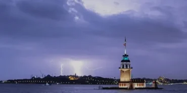 İstanbul'da Sıcaklıklar Düşüyor: AKOM'dan Fırtına ve Yağış Uyarısı
