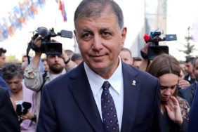 AKP'ye Geçen Cemil Tugay Hakkındaki Tehdit ve Soruşturma İddialarına Yanıt Verdi