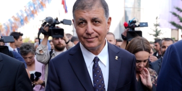 AKP'ye Geçen Cemil Tugay Hakkındaki Tehdit ve Soruşturma İddialarına Yanıt Verdi
