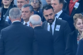 Özgür Özel ve Kemal Kılıçdaroğlu Meclis'teki Cenaze Töreninde Karşılaştı