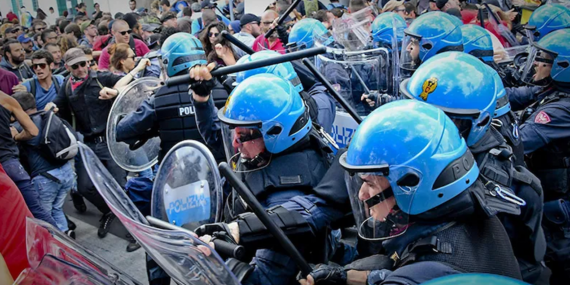 Avrupa'da güvenlik güçleri, yağma ve şiddet olaylarına dönüşen protestoların ardından harekete geçti. Fransa'da birçok kentte sokağa çıkma yasağı ilan edilirken, İtalya Milano'ya 500 asker sevk etme kararı aldı; Arnavutluk'un ise Türkiye'den TOMA getirttiği ortaya çıktı.
