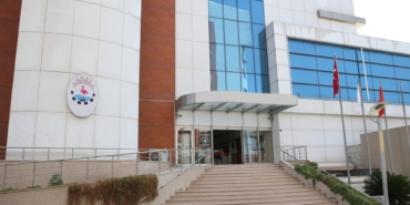 Çiğli Belediyesi ÇİBEL İşçileri Maaş ve Hak Kayıpları Nedeniyle İş Bırakıyor