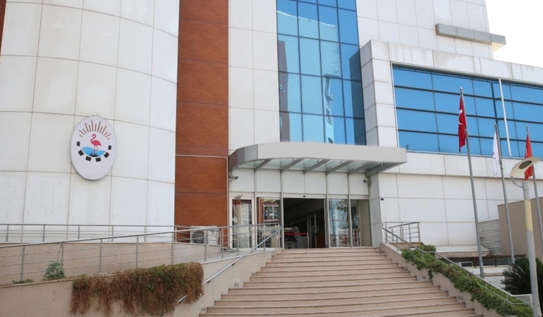 Çiğli Belediyesi ÇİBEL İşçileri Maaş ve Hak Kayıpları Nedeniyle İş Bırakıyor